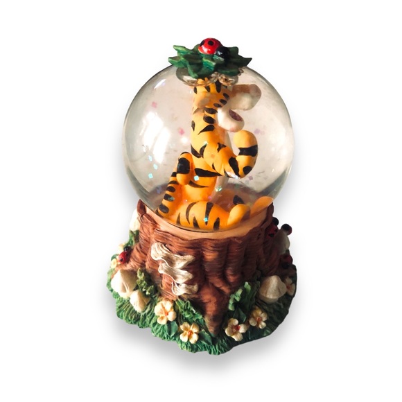 Tigger Winnie The Pooh Mini Snow Globe The Disney Store - Picture 5 of 5